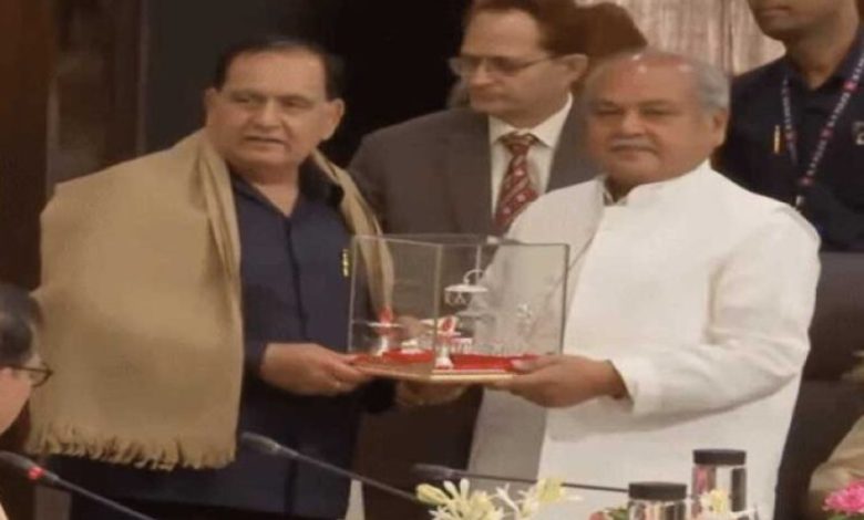 नरेन्द्र सिंह तोमर ने कहा- हमारे देश की लोकतांत्रिक प्रणाली में संसद और विधानसभाओं की महत्वपूर्ण भूमिका नरेन्द्र सिंह तोमर ने कहा- हमारे देश की लोकतांत्रिक प्रणाली में संसद और विधानसभाओं की महत्वपूर्ण भूमिका