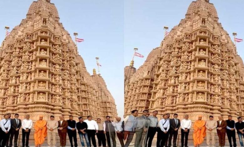 मुख्यमंत्री डॉ. यादव ने बीएपीएस हिन्दू मंदिर में किये दर्शन मुख्यमंत्री डॉ. यादव ने बीएपीएस हिन्दू मंदिर में किये दर्शन