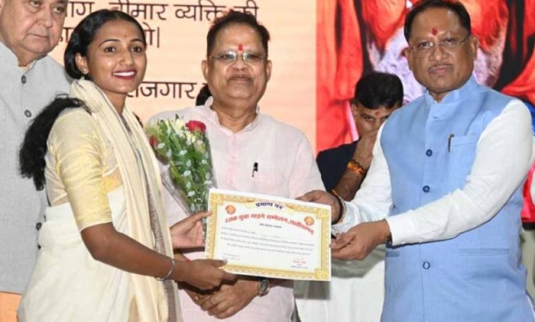 वर्ष 2047 तक भारत को विकसित राष्ट्र बनाने के राष्ट्रीय संकल्प में छत्तीसगढ़ की भूमिका महत्वपूर्ण: मुख्यमंत्री विष्णुदेव साय वर्ष 2047 तक भारत को विकसित राष्ट्र बनाने के राष्ट्रीय संकल्प में छत्तीसगढ़ की भूमिका महत्वपूर्ण: मुख्यमंत्री विष्णुदेव साय