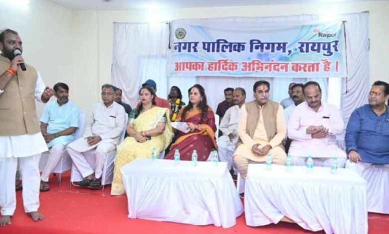 शहीद चूड़ामणि नायक वार्ड में 1.08 करोड़ रुपये के विकास कार्यों का लोकार्पण विधायक श्री राजेश मूणत द्वारा संपन्न हुआ