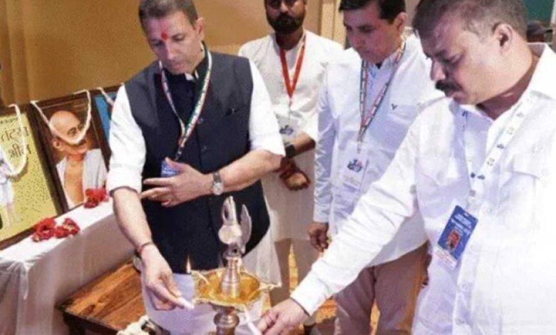 मांडू में Congress की 2028 तैयारी, सीनियर लीडर्स ले रहे विधायकों की ‘ट्रेनिंग क्लास’ मांडू में Congress की 2028 तैयारी, सीनियर लीडर्स ले रहे विधायकों की ‘ट्रेनिंग क्लास’