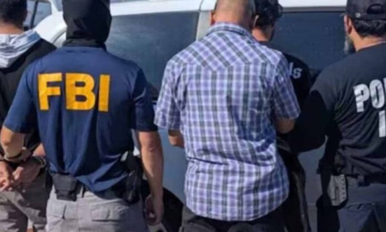 अमेरिका में पंजाबी गैंग्स का आतंक: FBI ने 8 भारतीय गैंगस्टर्स को दबोचा अमेरिका में पंजाबी गैंग्स का आतंक: FBI ने 8 भारतीय गैंगस्टर्स को दबोचा