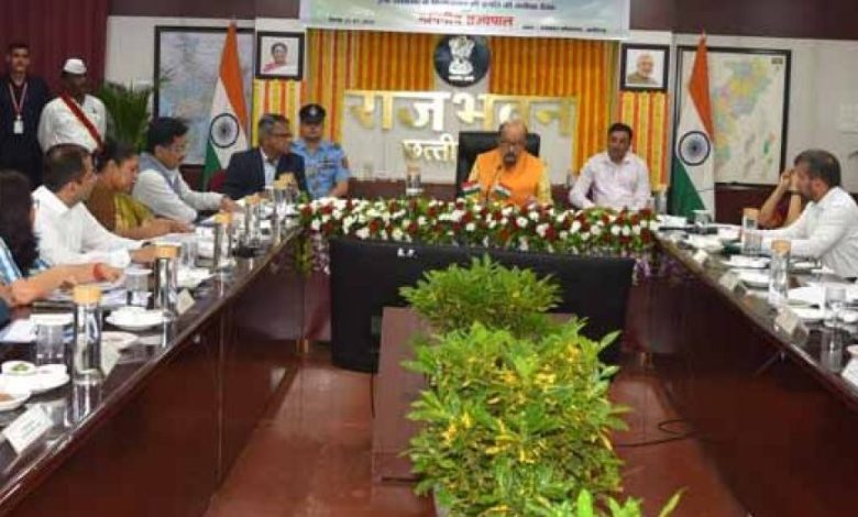 केवल रिपोर्ट पर निर्भर न रहें, निचले स्तर पर जाकर योजनाओें का क्रियान्वयन देखें : डेका केवल रिपोर्ट पर निर्भर न रहें, निचले स्तर पर जाकर योजनाओें का क्रियान्वयन देखें : डेका