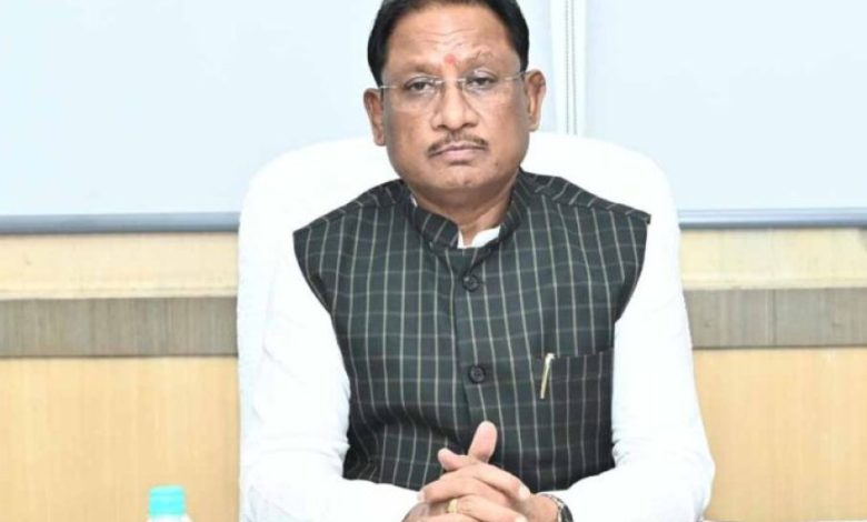 मुख्यमंत्री विष्णु देव साय ने कहा—सड़कों पर विचरण करने वाले निराश्रित पशुओं की प्रभावी रोकथाम सुनिश्चित करें
