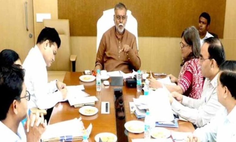 पंचायत एवं ग्रामीण विकास मंत्री पटेल ने विभागीय विषयों की समीक्षा की पंचायत एवं ग्रामीण विकास मंत्री पटेल ने विभागीय विषयों की समीक्षा की