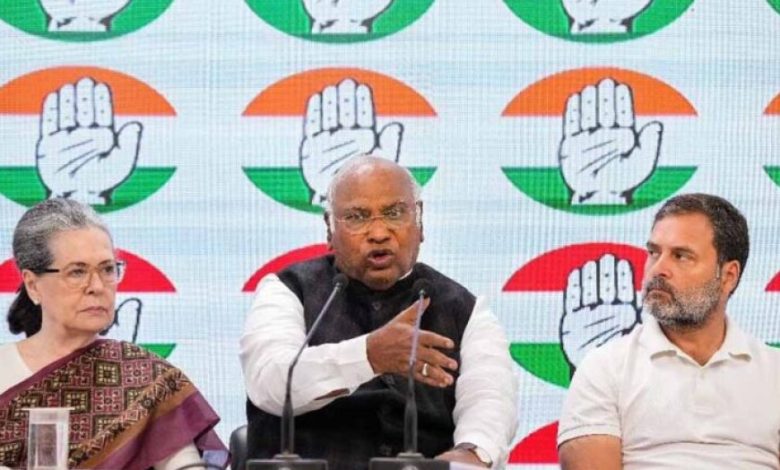 कांग्रेस को आयकर में झटका: 199 करोड़ रुपये पर चुकाना होगा टैक्स, अपील खारिज कांग्रेस को आयकर में झटका: 199 करोड़ रुपये पर चुकाना होगा टैक्स, अपील खारिज