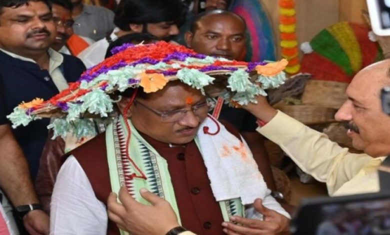 मुख्यमंत्री निवास में हरेली उत्सव: दिखी परंपरा और प्रगति की अनूठी झलक मुख्यमंत्री निवास में हरेली उत्सव: दिखी परंपरा और प्रगति की अनूठी झलक