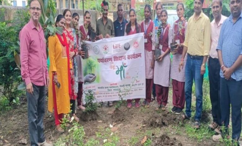 शासकीय कन्या महाविद्यालय सिवनी मालवा में एक पेड़ मां के नाम योजना के अंतर्गत पौधे वितरित किये शासकीय कन्या महाविद्यालय सिवनी मालवा में एक पेड़ मां के नाम योजना के अंतर्गत पौधे वितरित किये