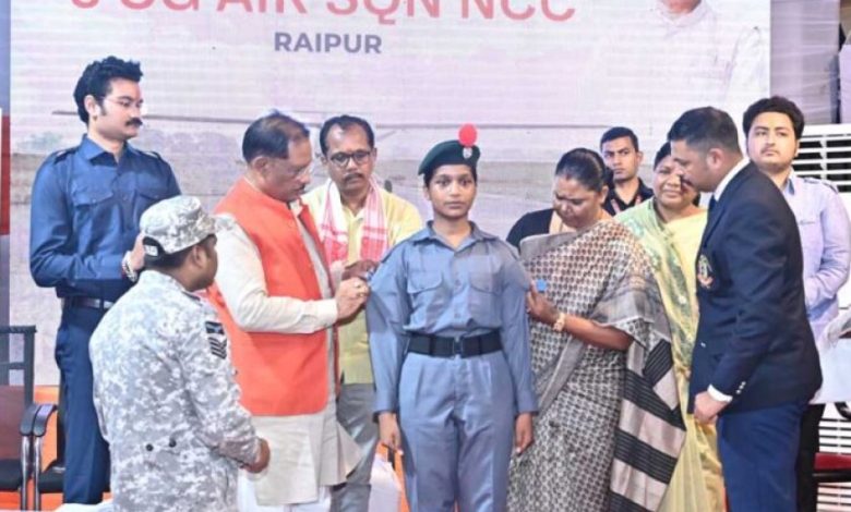 जशपुर के पीएमश्री विद्यालय में अब एनसीसी एयर स्क्वाड्रन शुरू होगी : मुख्यमंत्री विष्णु देव साय जशपुर के पीएमश्री विद्यालय में अब एनसीसी एयर स्क्वाड्रन शुरू होगी : मुख्यमंत्री विष्णु देव साय