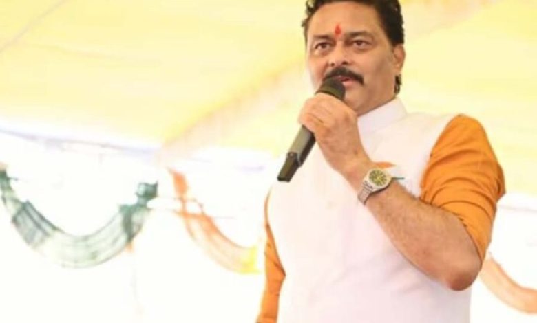 1111 एकड़ जमीन सौदे में फंसे विधायक संजय पाठक, बैगा आदिवासियों की जमीन पर विवाद 1111 एकड़ जमीन सौदे में फंसे विधायक संजय पाठक, बैगा आदिवासियों की जमीन पर विवाद
