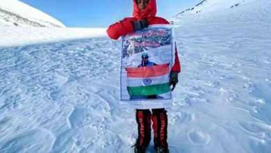 यूरोप की सबसे ऊंची चोटी माउंट एल्ब्रस पर लहराया तिरंगा, मैहर की अंजना ने रचा इतिहास