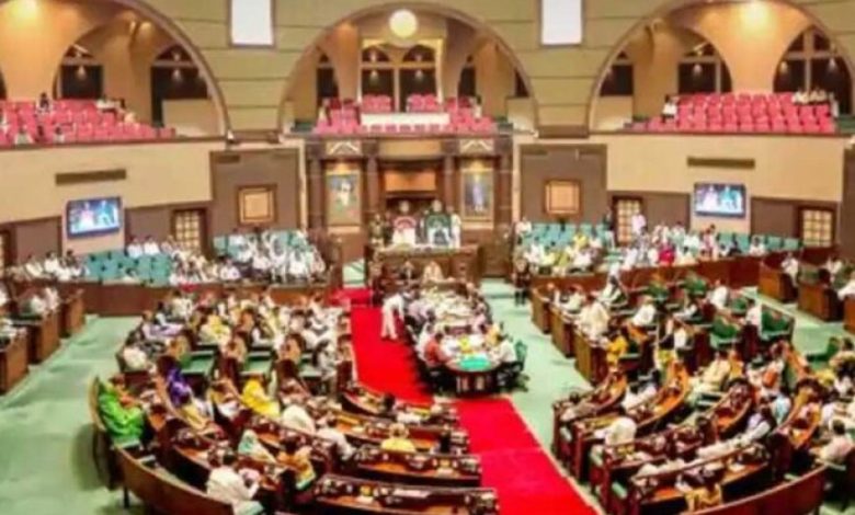 OBC आरक्षण पर बवाल: कांग्रेस के हंगामे के बीच विधानसभा कार्यवाही कल तक स्थगित