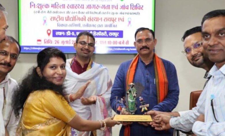 रायपुर : महिलाओं के बेहतर स्वास्थ्य के लिए राज्य सरकार प्रतिबद्ध: स्वास्थ्य मंत्री श्याम बिहारी जायसवाल