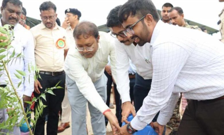 सक्ती जिले में सामूहिक पौधरोपण महाअभियान का हुआ आयोजन