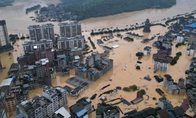 बीजिंग में बारिश बनी कहर, भारी तबाही से 30 लोगों की दर्दनाक मौत बीजिंग में बारिश बनी कहर, भारी तबाही से 30 लोगों की दर्दनाक मौत