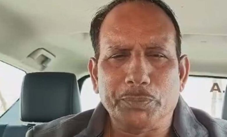 BJP विधायक प्रीतम लोधी के विवादित बयान पर घमासान, ओम पुरी-श्री देवी की तुलना पर कांग्रेस का तीखा तंज BJP विधायक प्रीतम लोधी के विवादित बयान पर घमासान, ओम पुरी-श्री देवी की तुलना पर कांग्रेस का तीखा तंज