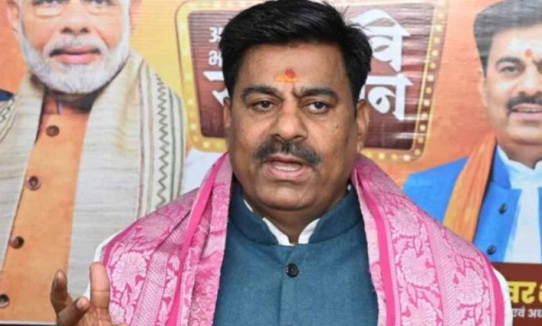बीजेपी नेता का आरोप: कांग्रेस ने गढ़ी ‘हिंदू आतंकवाद’ की थ्योरी, साध्वी बोलीं- जीवन तबाह कर दिया बीजेपी नेता का आरोप: कांग्रेस ने गढ़ी ‘हिंदू आतंकवाद’ की थ्योरी, साध्वी बोलीं- जीवन तबाह कर दिया