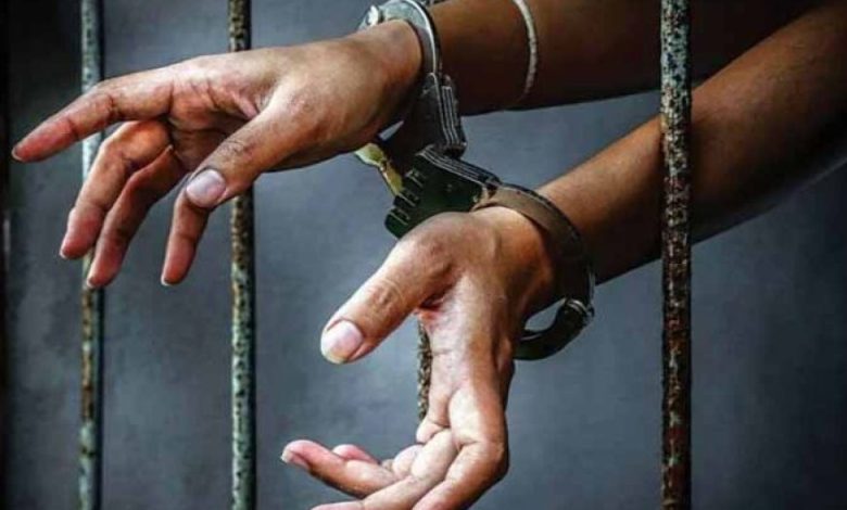 गांजा तस्करी पर पुलिस का शिकंजा: 1 क्विंटल से ज्यादा गांजा जब्त, 2 तस्कर गिरफ्तार गांजा तस्करी पर पुलिस का शिकंजा: 1 क्विंटल से ज्यादा गांजा जब्त, 2 तस्कर गिरफ्तार