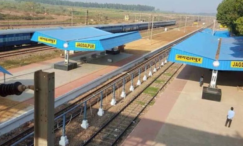 28 दिन बाद केके रेल लाइन पर दौड़ीं यात्री ट्रेनें, मुसाफिरों के चेहरे खिले