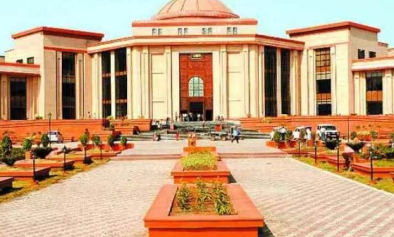 हाईकोर्ट का बड़ा फैसला: बीईओ को कलेक्टर नहीं कर सकते सस्पेंड, आदेश निरस्त हाईकोर्ट का बड़ा फैसला: बीईओ को कलेक्टर नहीं कर सकते सस्पेंड, आदेश निरस्त