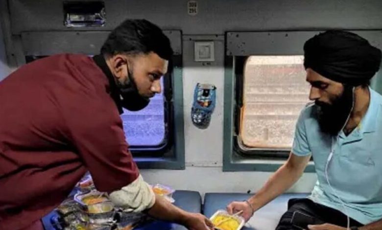 IRCTC को FY25 में मिली 6,645 खाने की शिकायतें, 1,341 मामलों में लगा जुर्माना IRCTC को FY25 में मिली 6,645 खाने की शिकायतें, 1,341 मामलों में लगा जुर्माना