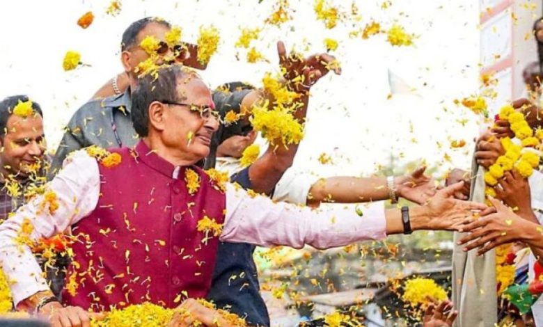 दिल्ली में मंत्री, दिल अब भी एमपी में! शिवराज की सक्रियता के पीछे क्या है रणनीति? दिल्ली में मंत्री, दिल अब भी एमपी में! शिवराज की सक्रियता के पीछे क्या है रणनीति?