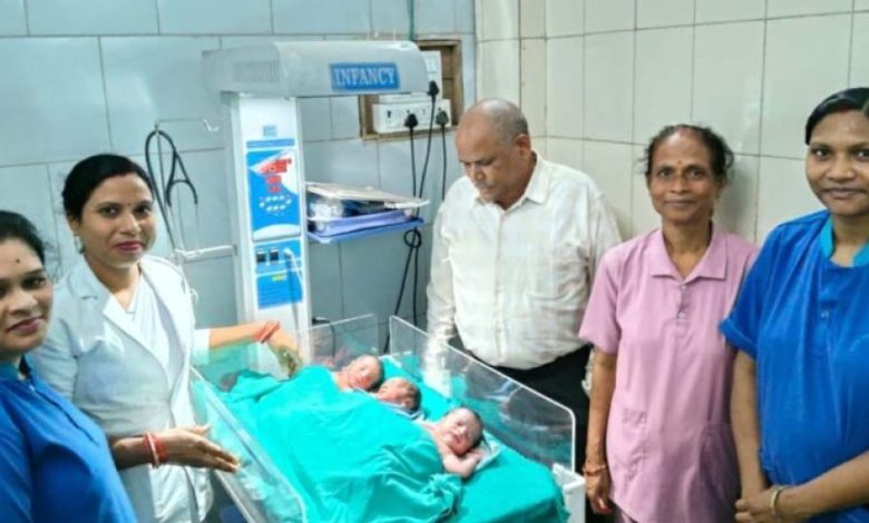 भाटापारा सामुदायिक स्वास्थ्य केंद्र में महिला ने दिया तीन बच्चों को जन्म, जच्चा-बच्चा दोनों पूरी तरह स्वस्थ भाटापारा सामुदायिक स्वास्थ्य केंद्र में महिला ने दिया तीन बच्चों को जन्म, जच्चा-बच्चा दोनों पूरी तरह स्वस्थ