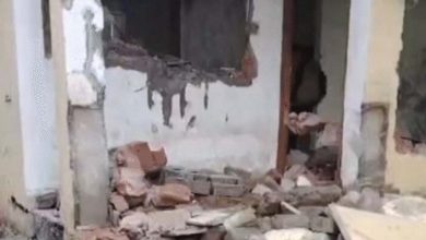 भोपाल में महिला IAS अफसर के घर पर हमला, जेसीबी लेकर पहुंचे 40 गुंडे, दीवार तोड़ी और चेयर लगाकर बैठे