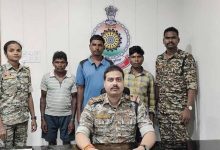 नक्सल विरोधी अभियान में बड़ी सफलता, दो लाख के इनामी सहित तीन नक्सली गिरफ्तार