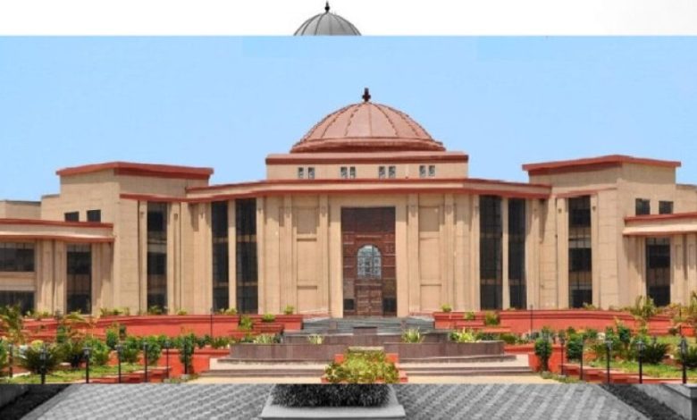 प्राइवेट स्कूलों की फीस पर सरकार को मिली छूट, हाईकोर्ट ने एक्ट 2020 को बताया वैध प्राइवेट स्कूलों की फीस पर सरकार को मिली छूट, हाईकोर्ट ने एक्ट 2020 को बताया वैध