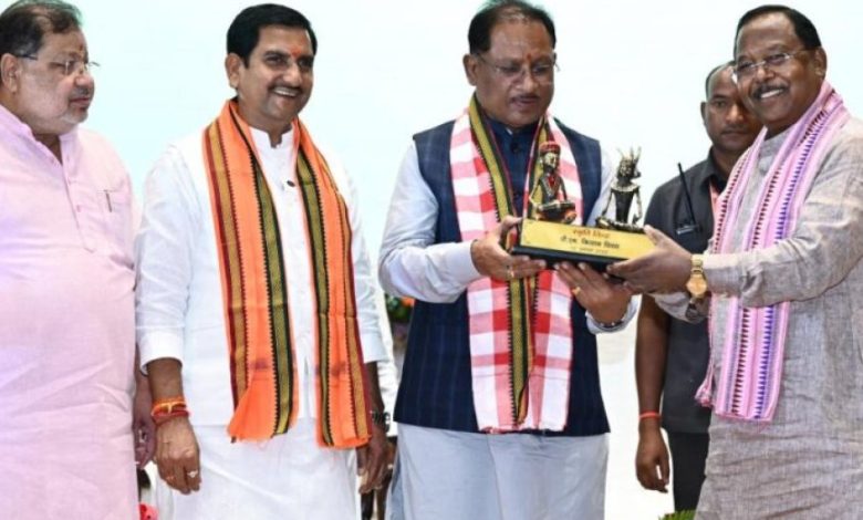 रायपुर : समृद्ध और खुशहाल किसान – विकसित छत्तीसगढ़ का मजबूत आधार : मुख्यमंत्री साय रायपुर : समृद्ध और खुशहाल किसान – विकसित छत्तीसगढ़ का मजबूत आधार : मुख्यमंत्री साय