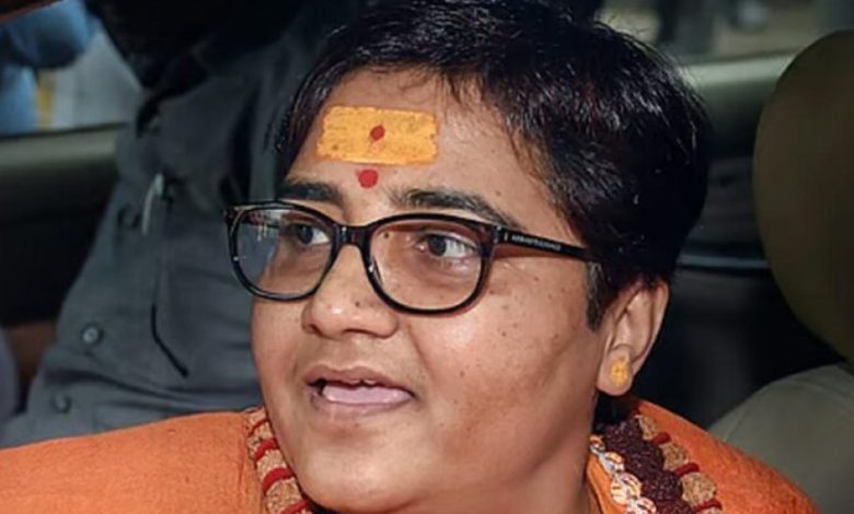 साध्वी प्रज्ञा का गंभीर आरोप: ‘मोदी-योगी के नाम लेने का दबाव बनाया गया’ साध्वी प्रज्ञा का गंभीर आरोप: ‘मोदी-योगी के नाम लेने का दबाव बनाया गया’