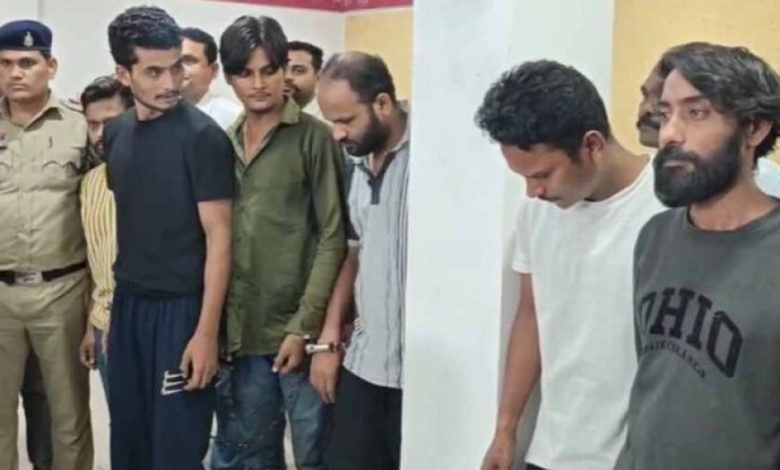 पाकिस्तान-पंजाब ड्रग नेटवर्क पर रायपुर पुलिस का शिकंजा: 9 गिरफ्तार, 1 करोड़ की हेरोइन जब्त पाकिस्तान-पंजाब ड्रग नेटवर्क पर रायपुर पुलिस का शिकंजा: 9 गिरफ्तार, 1 करोड़ की हेरोइन जब्त