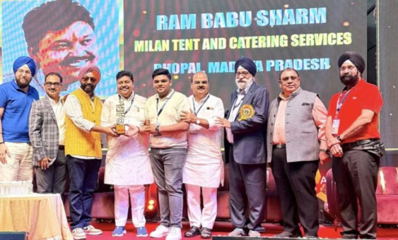 “दिल्ली में ‘आकार’ का जलवा, मध्यप्रदेश के पंडित रामबाबू शर्मा को मिला ‘बेस्ट केटर्स ऑफ एमपी’ अवॉर्ड” “दिल्ली में ‘आकार’ का जलवा, मध्यप्रदेश के पंडित रामबाबू शर्मा को मिला ‘बेस्ट केटर्स ऑफ एमपी’ अवॉर्ड”