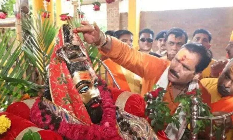 शिव भक्ति की अनुपम मिसाल बनी सारंगपुर की पालकी यात्रा,  मंत्री टेटवाल ने किया शुभारंभ