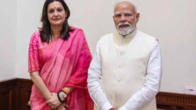 प्रियंका चतुर्वेदी की पीएम मोदी से मुलाकात के बाद सियासी हलचल तेज, BJP में एंट्री तय?