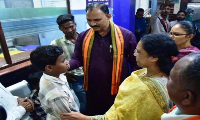 रायपुर : स्वास्थ्य मंत्री जायसवाल ने कोण्डागांव व फरसगांव में शासकीय अस्पतालों का किया निरीक्षण