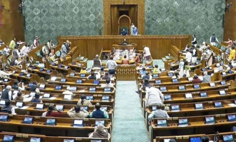 संसद ठप कराने में बड़ी पार्टियों का दबदबा: कांग्रेस-टीएमसी के आगे छोटी पार्टियां बेअसर संसद ठप कराने में बड़ी पार्टियों का दबदबा: कांग्रेस-टीएमसी के आगे छोटी पार्टियां बेअसर