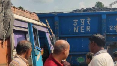 रेलवे ट्रैक पर दरार देख दौड़े किसान, एक्सप्रेस ट्रेन रोककर बचाई सैकड़ों जानें