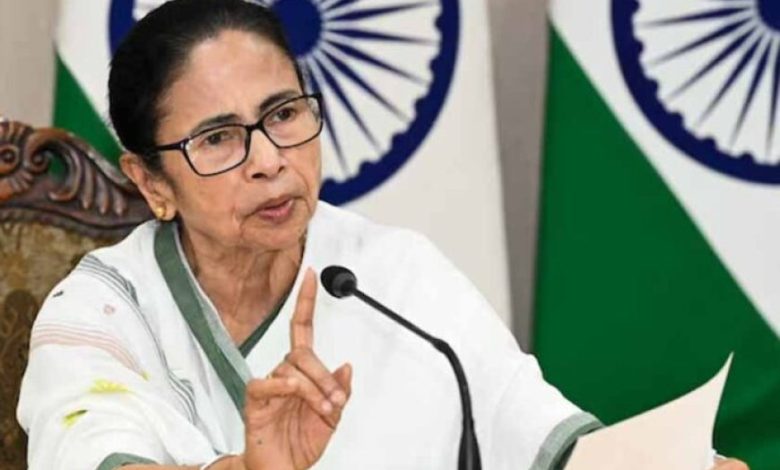 ‘गिरफ्तार करो या गोली मारो’, ममता बनर्जी का ऐलान: बंगाली भाषा के सम्मान के लिए आंदोलन जारी रहेगा ‘गिरफ्तार करो या गोली मारो’, ममता बनर्जी का ऐलान: बंगाली भाषा के सम्मान के लिए आंदोलन जारी रहेगा