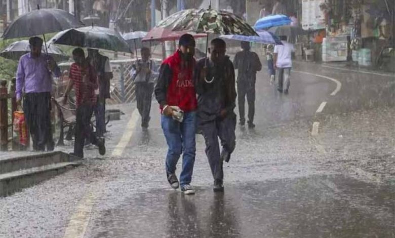 IMD का अलर्ट: 12 अगस्त तक हो सकती है मूसलाधार बारिश, इन जिलों के लिए सख्त चेतावनी IMD का अलर्ट: 12 अगस्त तक हो सकती है मूसलाधार बारिश, इन जिलों के लिए सख्त चेतावनी