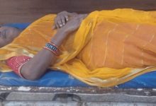 प्रदीप मिश्रा की कथा से लौट रहे श्रद्धालुओं की गाड़ी इंदौर में खड़े ट्रक से टकराई, एक की मौत