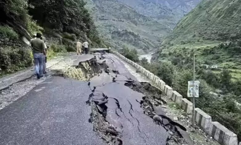धराली का पहला सड़क मार्ग बहाल, लेकिन 11 जवानों समेत 70 लोग अब भी लापता धराली का पहला सड़क मार्ग बहाल, लेकिन 11 जवानों समेत 70 लोग अब भी लापता