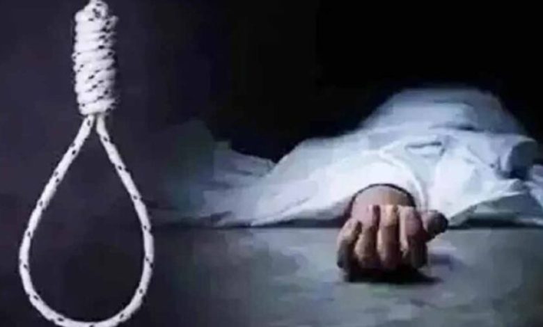 आरक्षक ने की आत्महत्या, घर में फांसी के फंदे पर मिला शव