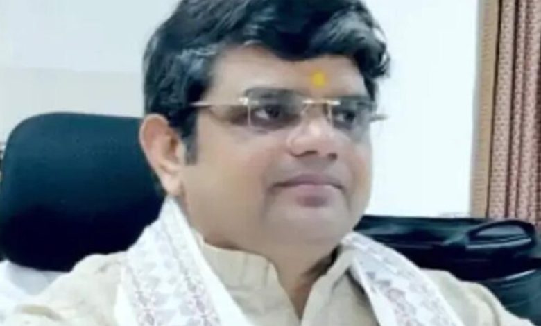 राज्यपाल पटेल ने प्रो. मिश्र को महर्षि पाणिनी संस्कृत विश्वविद्यालय का कुलगुरू नियुक्त किया राज्यपाल पटेल ने प्रो. मिश्र को महर्षि पाणिनी संस्कृत विश्वविद्यालय का कुलगुरू नियुक्त किया