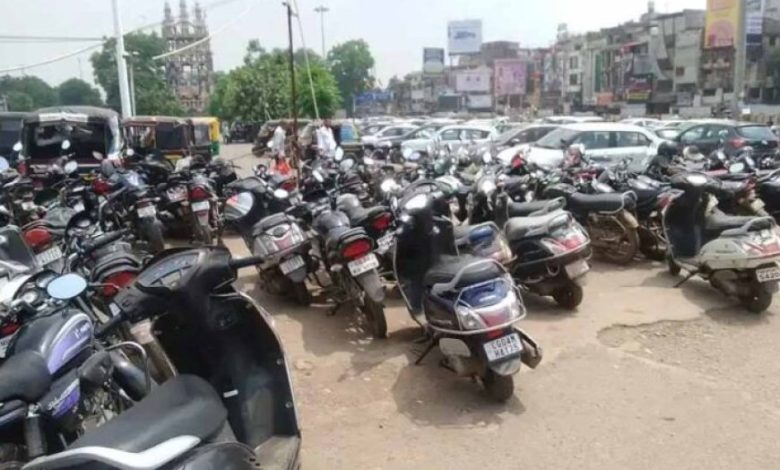 रायपुर रेलवे स्टेशन: टू-व्हीलर पार्किंग में बदलाव की चर्चा तेज, जानें क्या है सच्चाई रायपुर रेलवे स्टेशन: टू-व्हीलर पार्किंग में बदलाव की चर्चा तेज, जानें क्या है सच्चाई