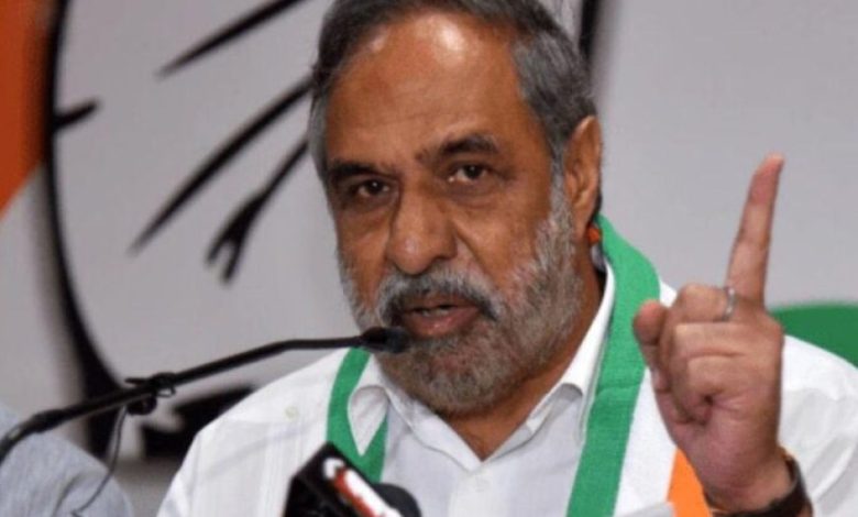 कांग्रेस के वरिष्ठ नेता आनंद शर्मा ने विदेश मामलों के विभाग अध्यक्ष पद से दिया इस्तीफा