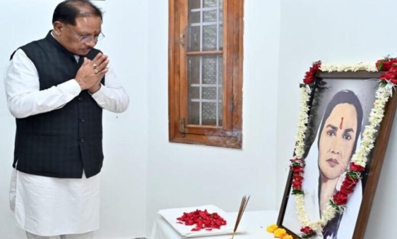 मुख्यमंत्री साय ने छत्तीसगढ़ की पहली महिला सांसद मिनीमाता  की पुण्यतिथि पर उनके अविस्मरणीय योगदान को किया नमन