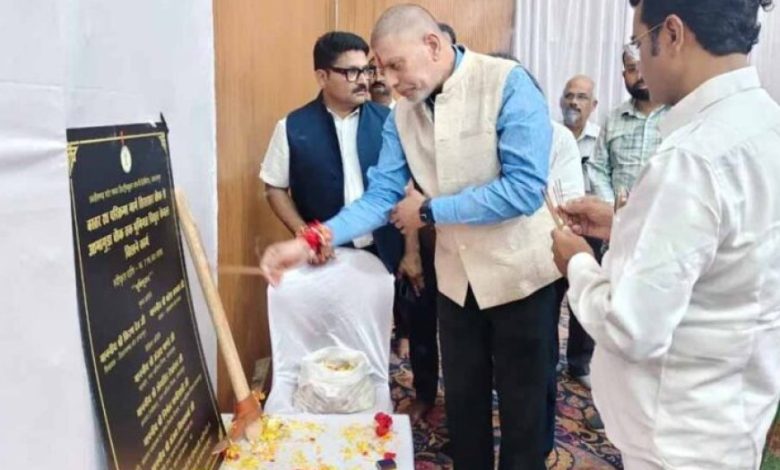 बस्तर दशहरा में रथ परिक्रमा मार्ग होगा रोशन, शुरू हुआ भूमिगत बिजली लाइन बिछाने का काम बस्तर दशहरा में रथ परिक्रमा मार्ग होगा रोशन, शुरू हुआ भूमिगत बिजली लाइन बिछाने का काम