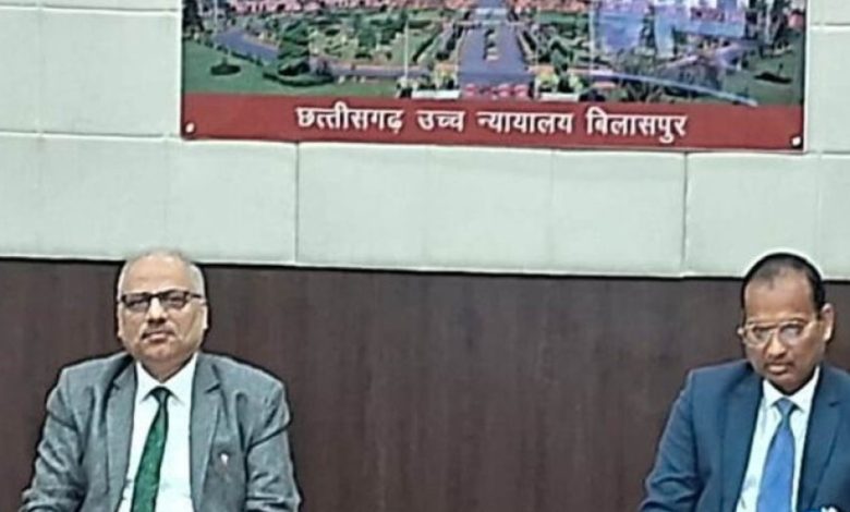 रायपुर : मुख्य न्यायाधीश रमेश सिन्हा ने खरसिया में वरिष्ठ व्यवहार न्यायालय और रायगढ़ में डिजिटल कंप्यूटर कक्ष का किया लोकार्पण रायपुर : मुख्य न्यायाधीश रमेश सिन्हा ने खरसिया में वरिष्ठ व्यवहार न्यायालय और रायगढ़ में डिजिटल कंप्यूटर कक्ष का किया लोकार्पण